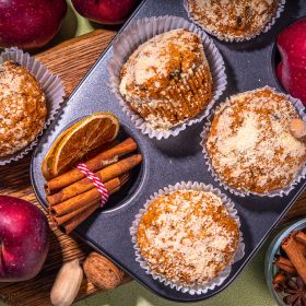 Készíts bögrés almás pite muffin a kertedből szedett almából